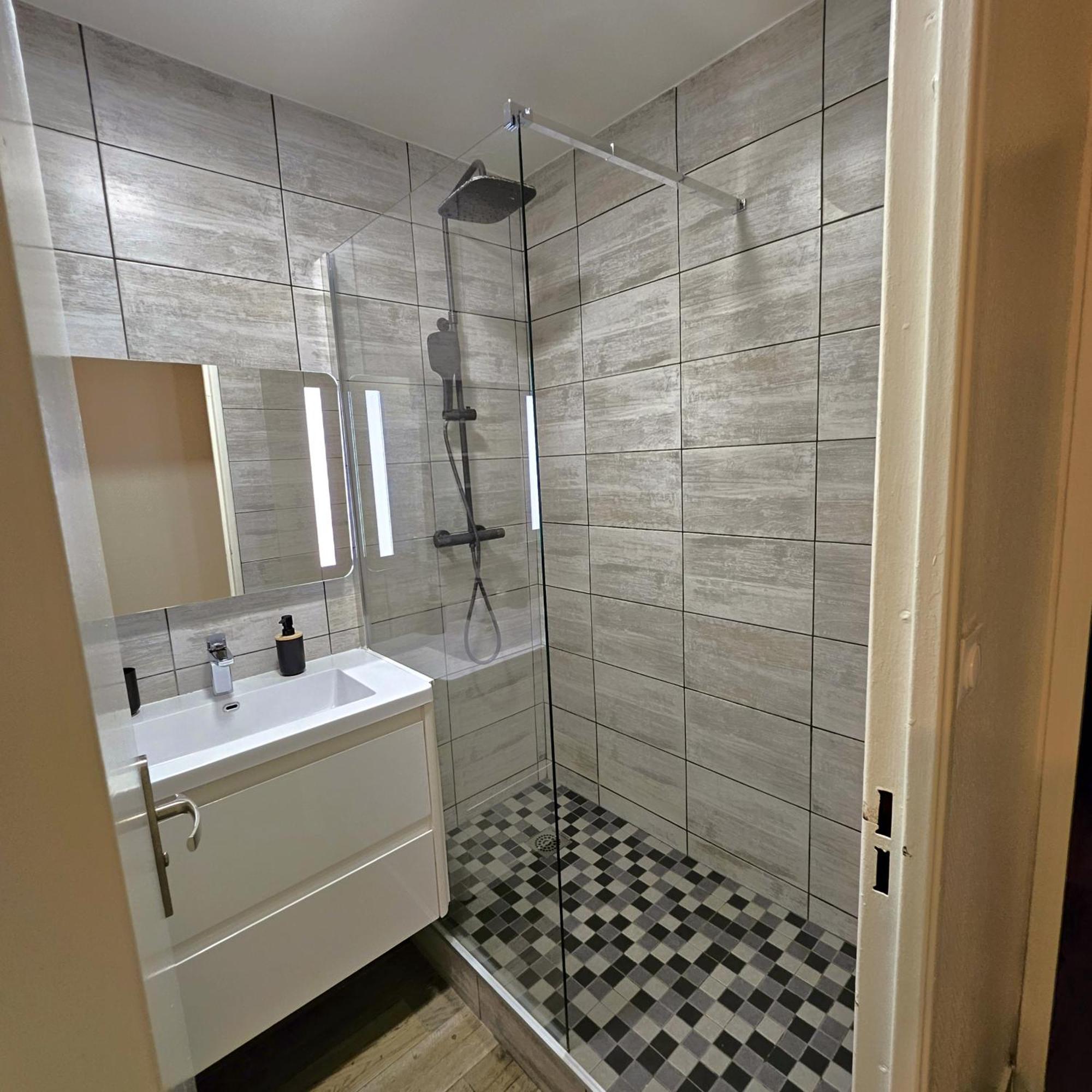 Studio Cosy Confort Moderne Vaulx-en-Velin Dış mekan fotoğraf
